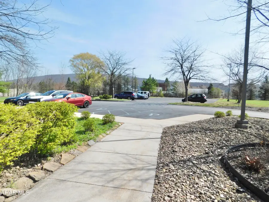 415 Parkview Lane, Altoona, PA 16601 - #2