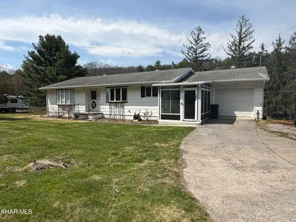 1039 Bell-tip Road, Tyrone, PA 16686