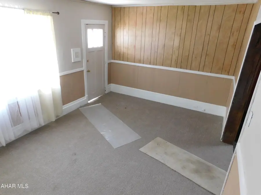 320 Crawford Avenue, Altoona, PA 16602 - #2