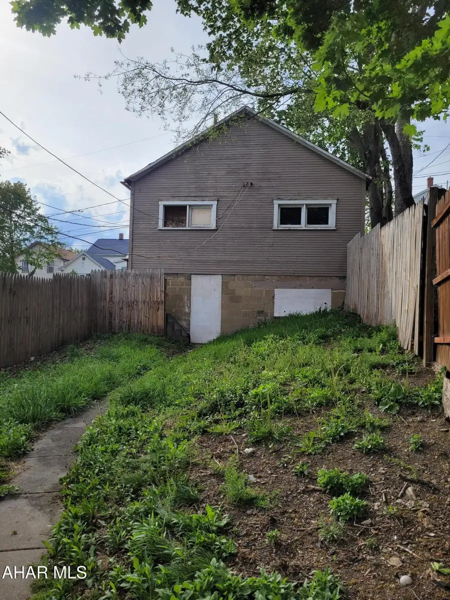 304 Maple Avenue, Altoona, PA 16601 - #3