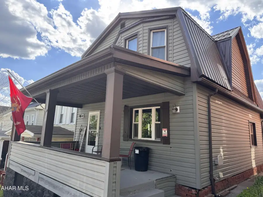 224 E 3rd Avenue, Altoona, PA 16602 - #2