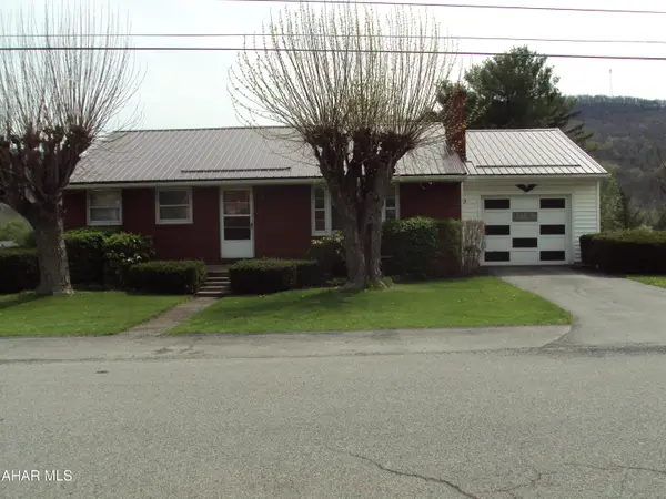 221 Mt. Pleasant Street, East Freedom, PA 16637