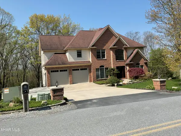 333 Sylvan Oakes Drive, Hollidaysburg, PA 16648
