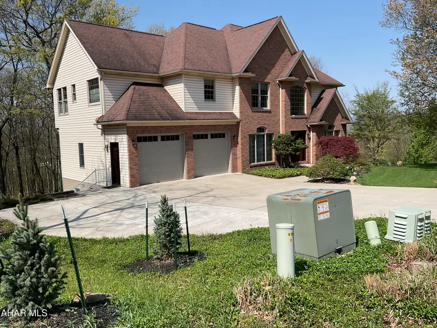 333 Sylvan Oakes Drive, Hollidaysburg, PA 16648 - #2