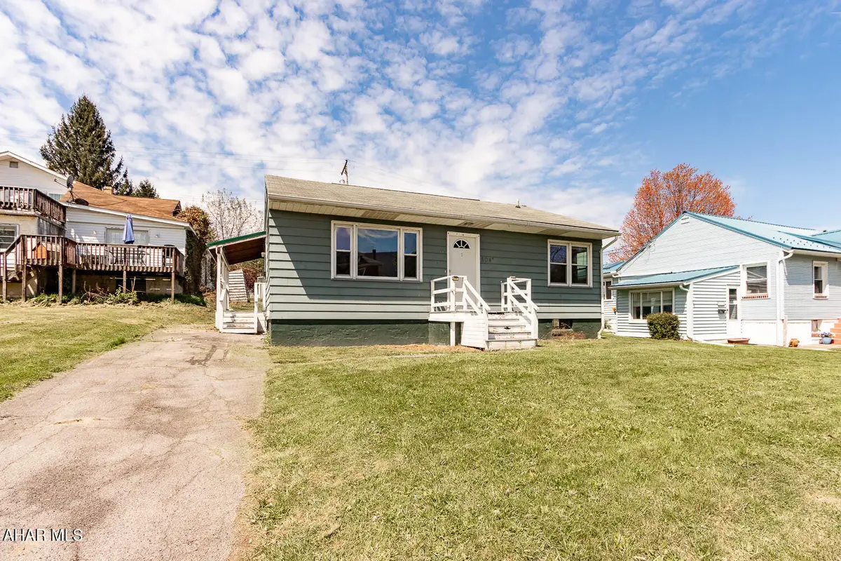504 E Walton Avenue, Altoona, PA 16602 - #1