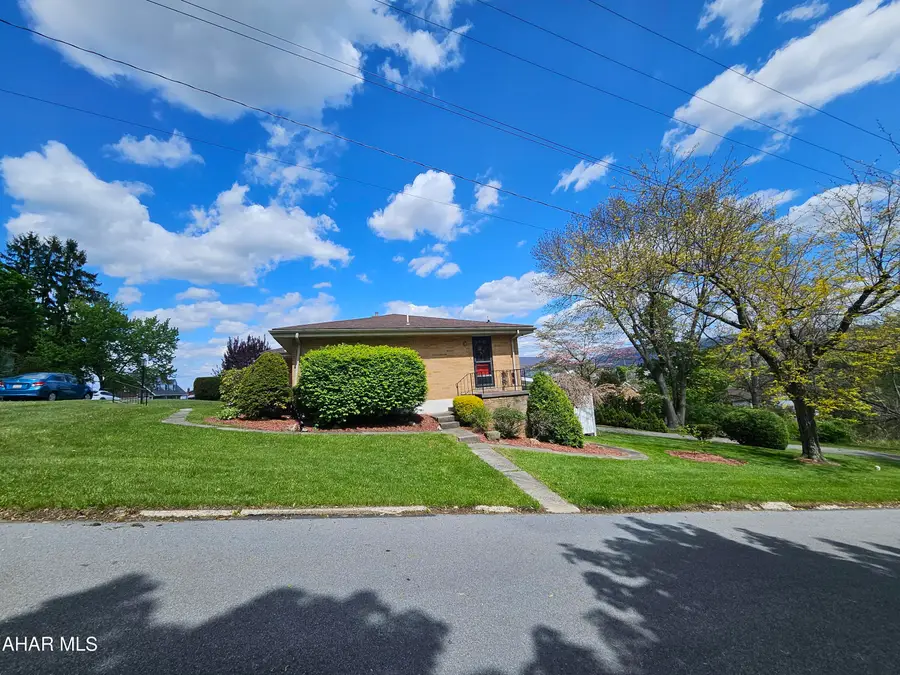 2217 16th Avenue, Altoona, PA 16601 - #3