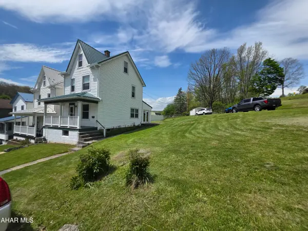1347 N 7th Avenue, Altoona, PA 16601