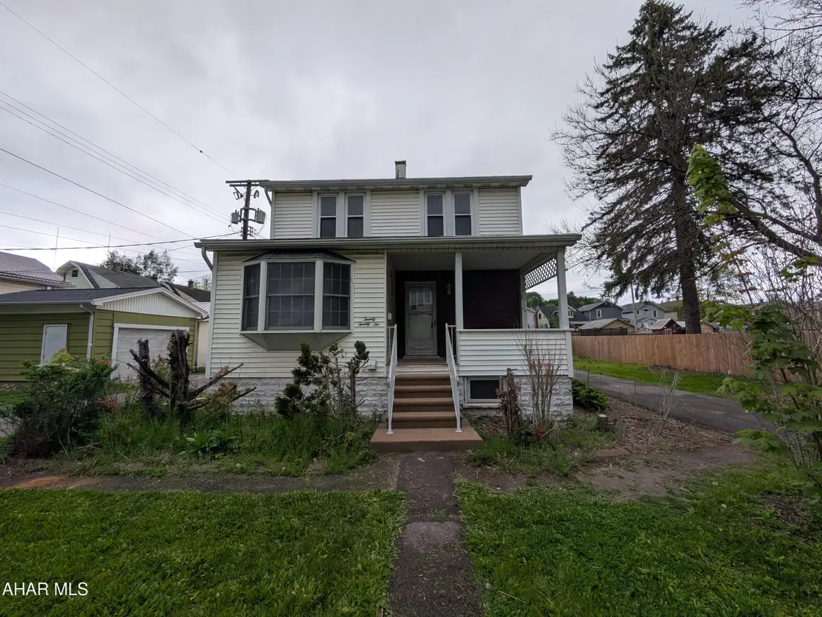 2022 Pleasant Valley Boulevard, Altoona, PA 16602 - #1