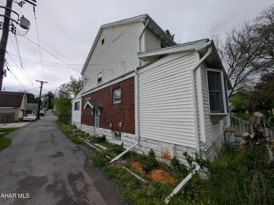 2022 Pleasant Valley Boulevard, Altoona, PA 16602 - #3