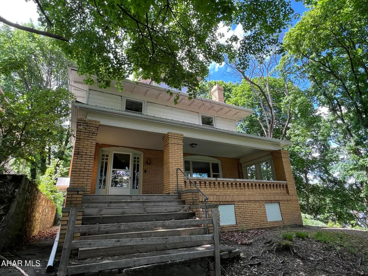 3202 Broad Avenue, Altoona, PA 16601 - #1