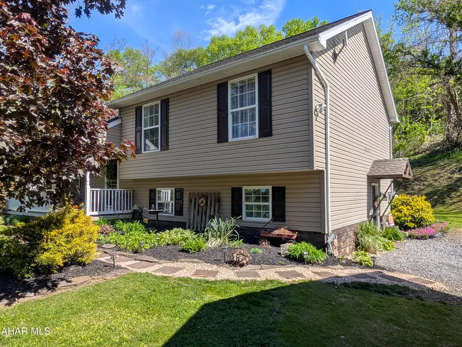 48 W 3rd Street, Everett, PA 15537 - #2