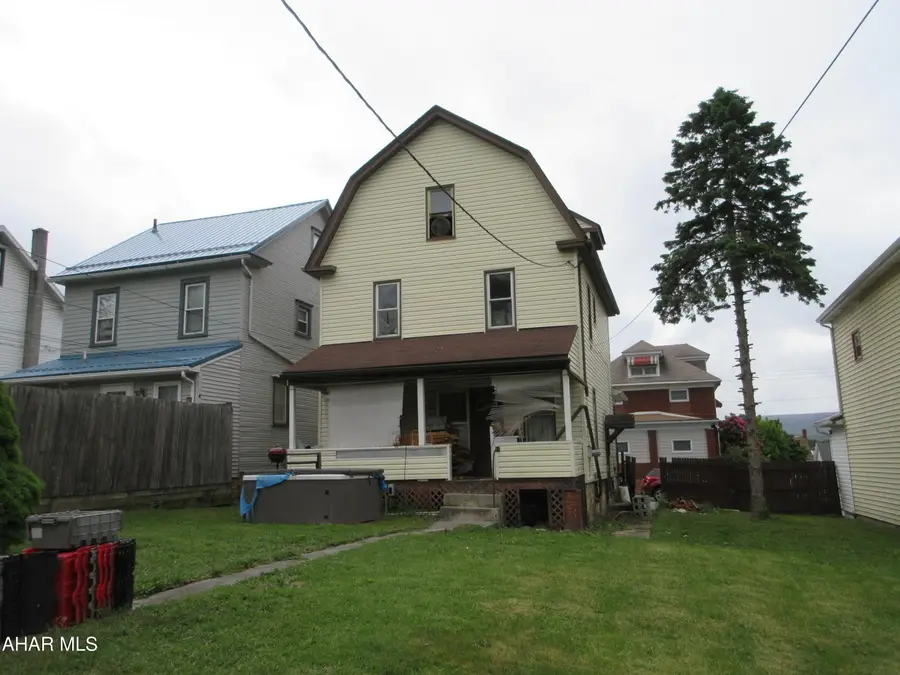 123 Bell Avenue, Altoona, PA 16602 - #3