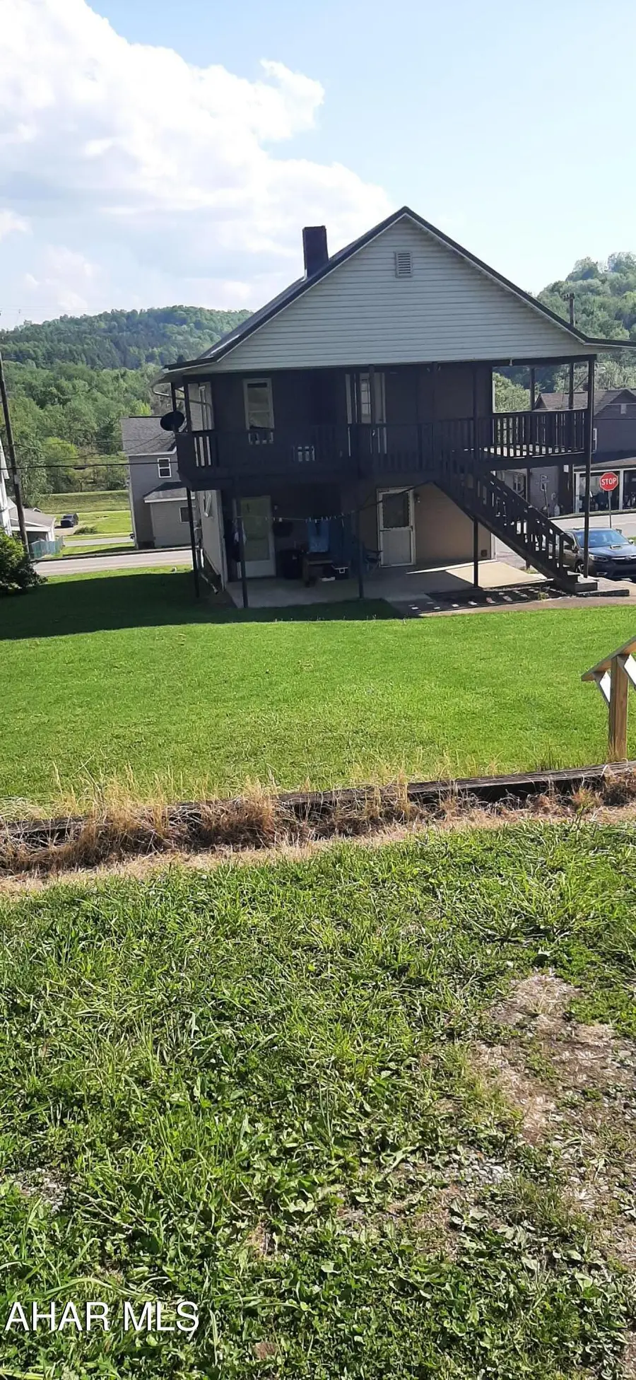 2209 Philadelphia Avenue, Northern Cambria, PA 15714 - #2