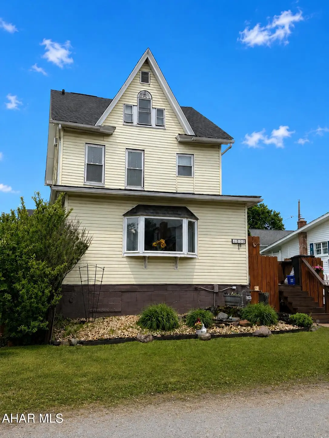 422 E Grant Avenue, Altoona, PA 16602 - #1