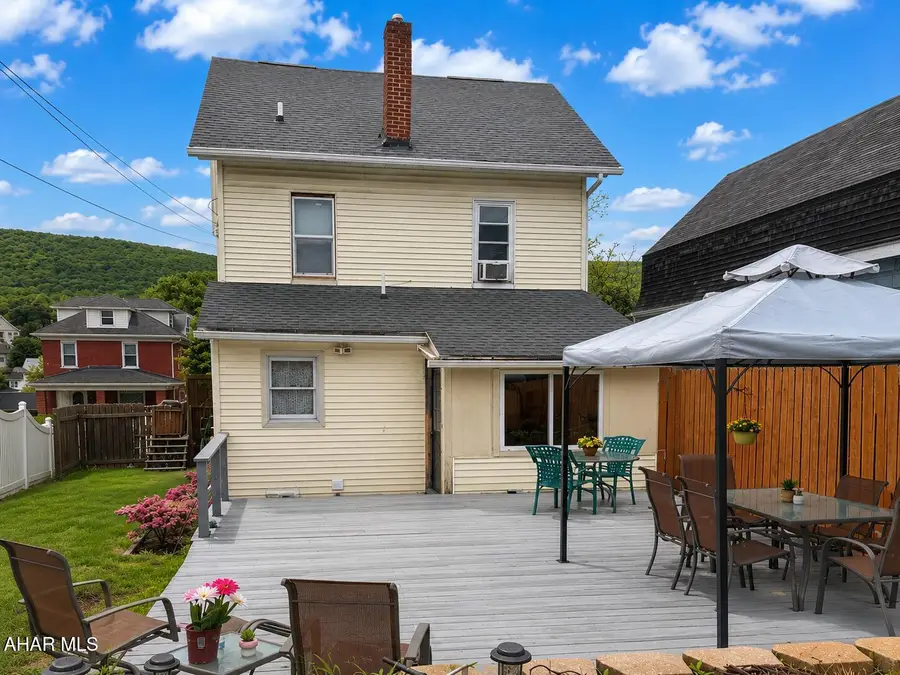 422 E Grant Avenue, Altoona, PA 16602 - #3