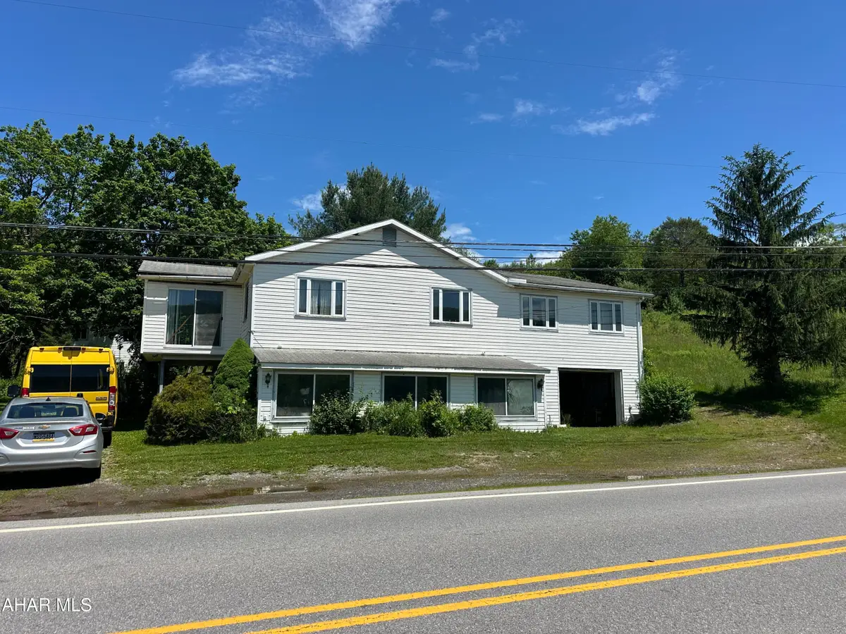 1562 W Loop Road, Hollidaysburg, PA 16648 - #1