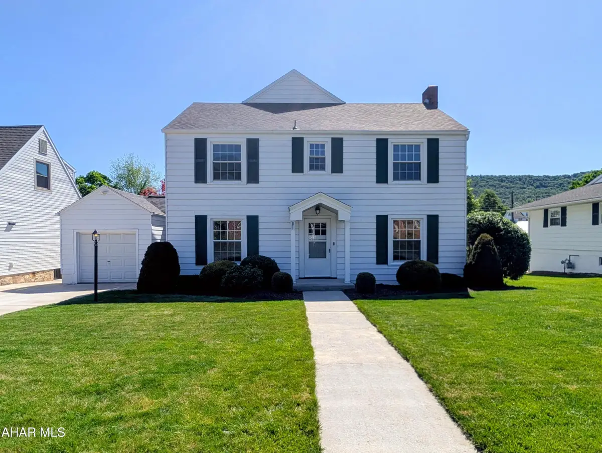 609 S Thomas Street, Bedford, PA 15522 - #1