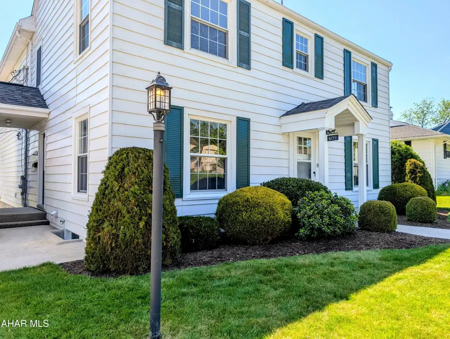 609 S Thomas Street, Bedford, PA 15522 - #2