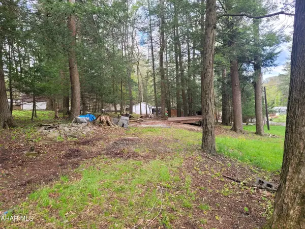 104 Hayes Circle, Flinton, PA 16640