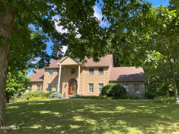 5 Sylvan Oakes Drive, Hollidaysburg, PA 16648