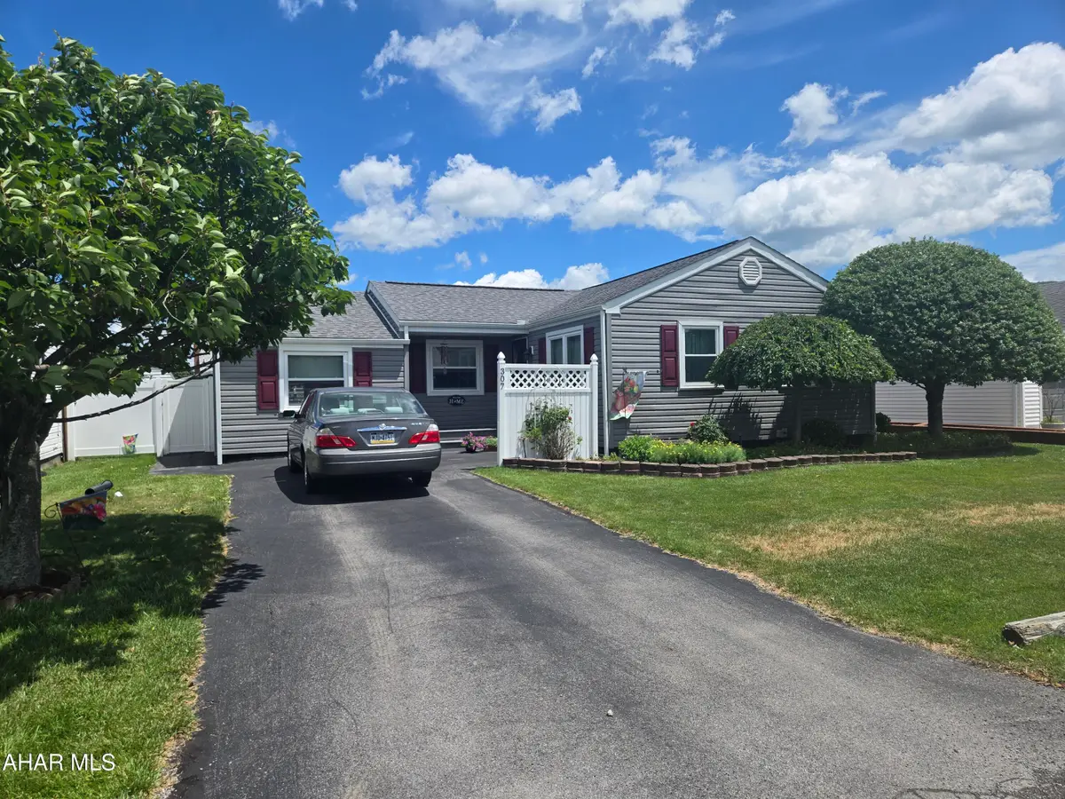 307 Ash Street, Altoona, PA 16602 - #1