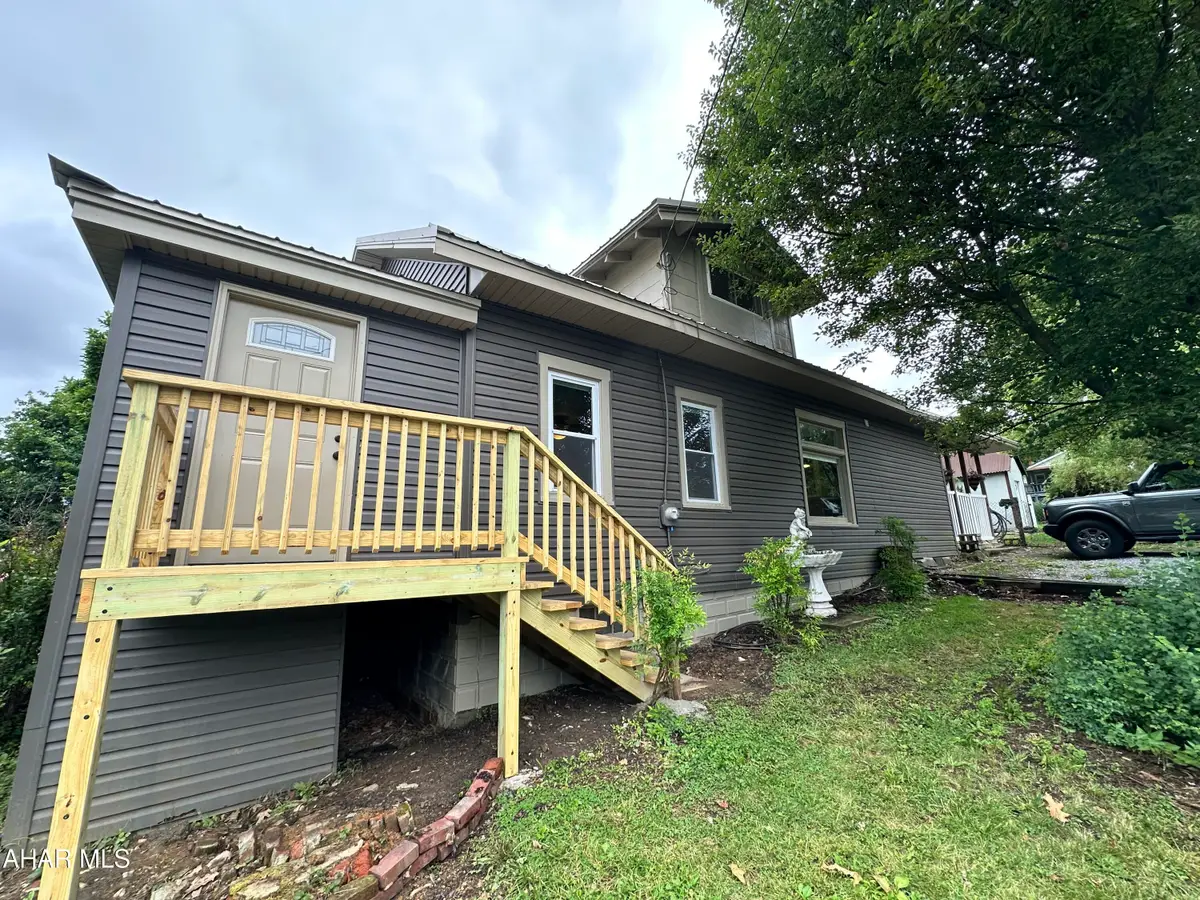 200 Caroline Avenue, Altoona, PA 16602 - #1