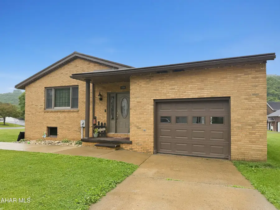 1004 Crawford Avenue, Northern Cambria, PA 15714 - #2
