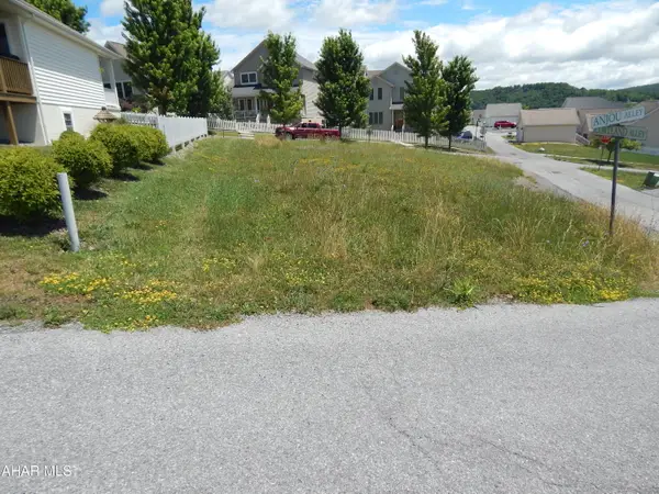 503 Golden Lane, Hollidaysburg, PA 16648
