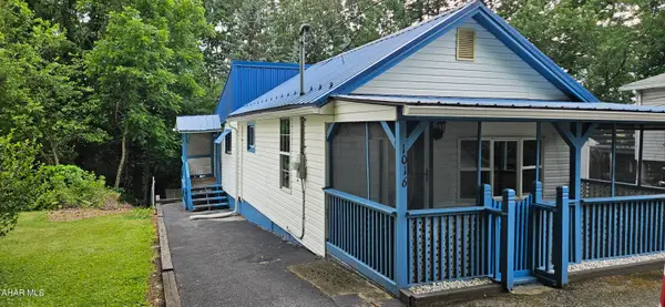 1016 Frankstown Road, Altoona, PA 16601