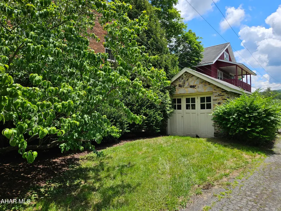 806 Garber Street, Hollidaysburg, PA 16648 - #2