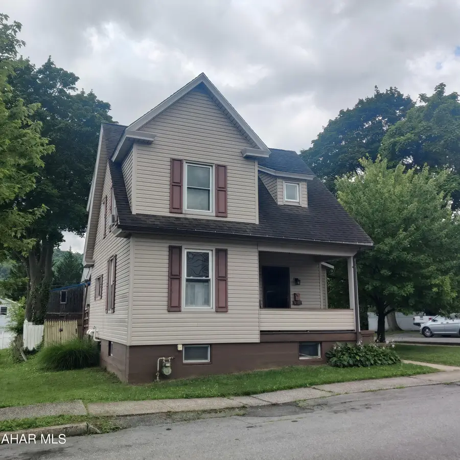 902 Church Street, Hollidaysburg, PA 16648 - #2