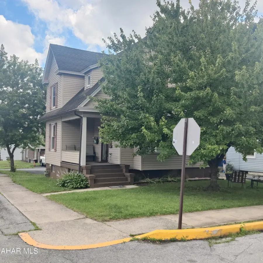 902 Church Street, Hollidaysburg, PA 16648 - #3