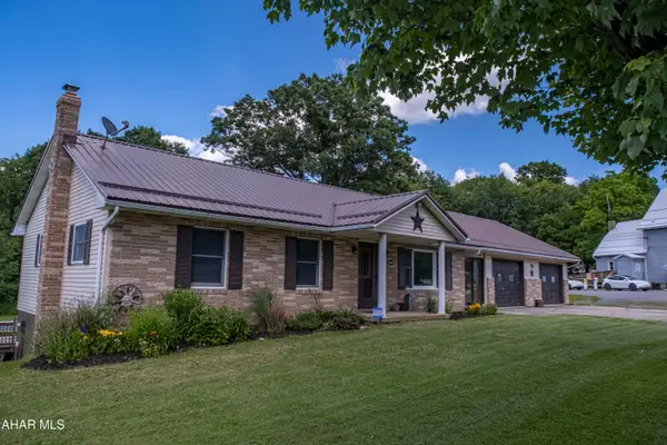 1040 Skyline Drive, Blandburg, PA 16619