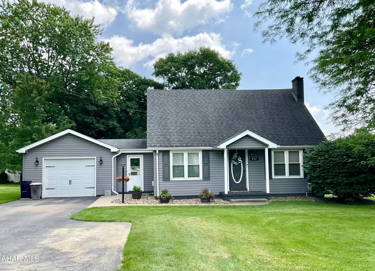 957 Edison Avenue, Altoona, PA 16601 - #1