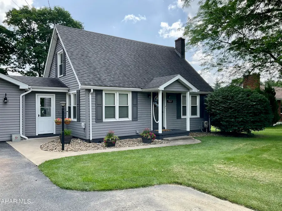 957 Edison Avenue, Altoona, PA 16601 - #3