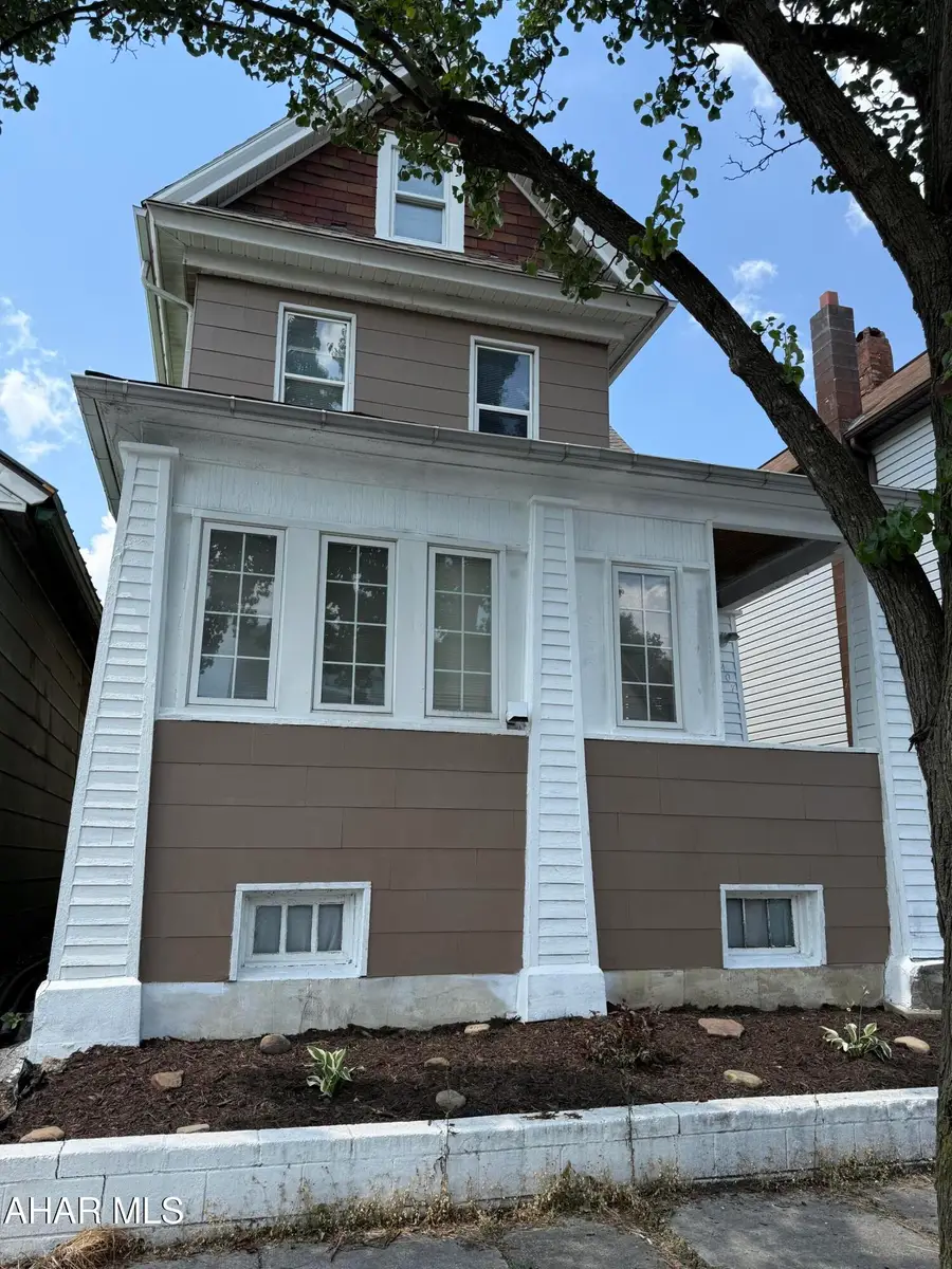 407 N 6th Avenue, Altoona, PA 16601 - #2