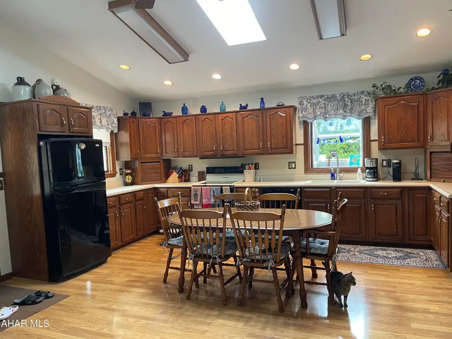 1065 Burns Avenue, Altoona, PA 16601 - #3