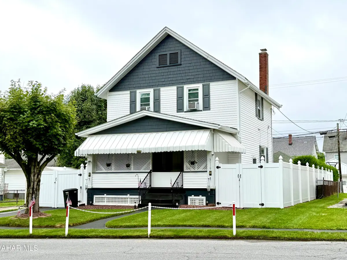 3119 W Chestnut Avenue, Altoona, PA 16601 - #1