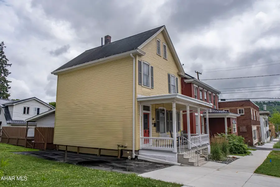 414 Penn Street, Hollidaysburg, PA 16648 - #2