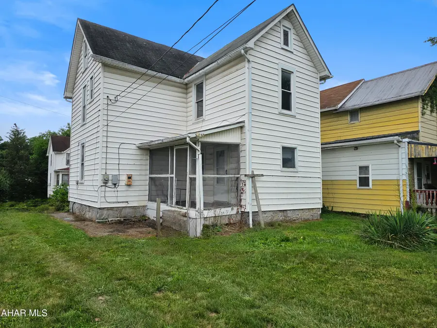 118 W Walnut Street, Mount Union, PA 17066 - #3