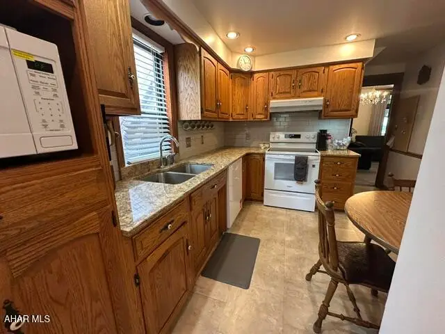 715 58th Street, Altoona, PA 16601 - #3