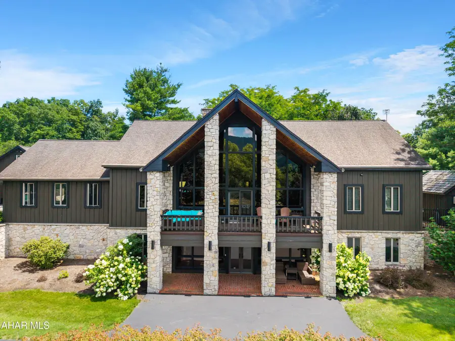 622 Golf Course Road, Altoona, PA 16601 - #2