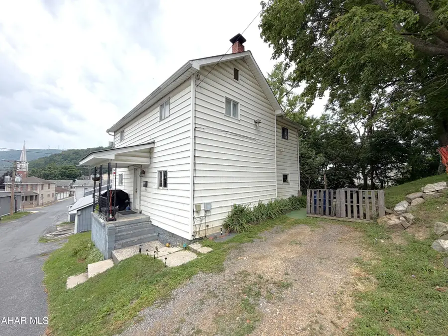 116 E 1st Street, Everett, PA 15537 - #3