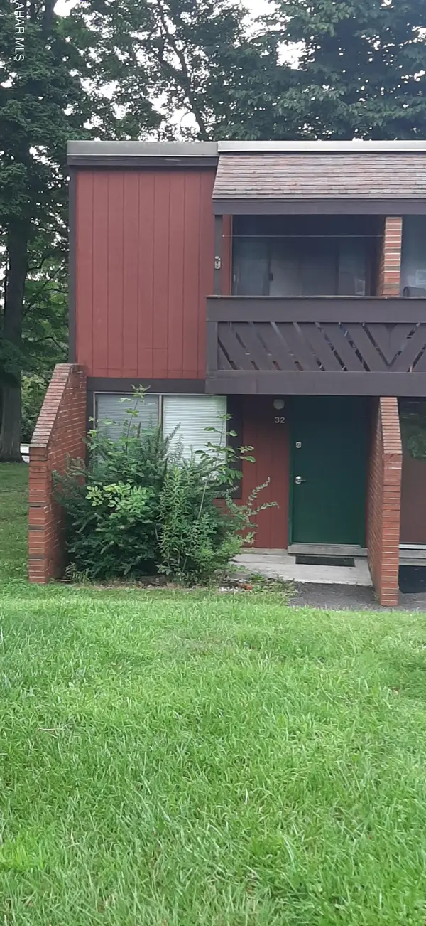 32 Laurelbrook Court, Cresson, PA 16630