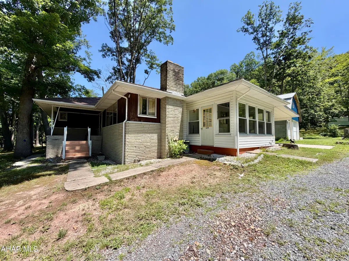 624 & 632 Raystown Road, Everett, PA 15537 - #1