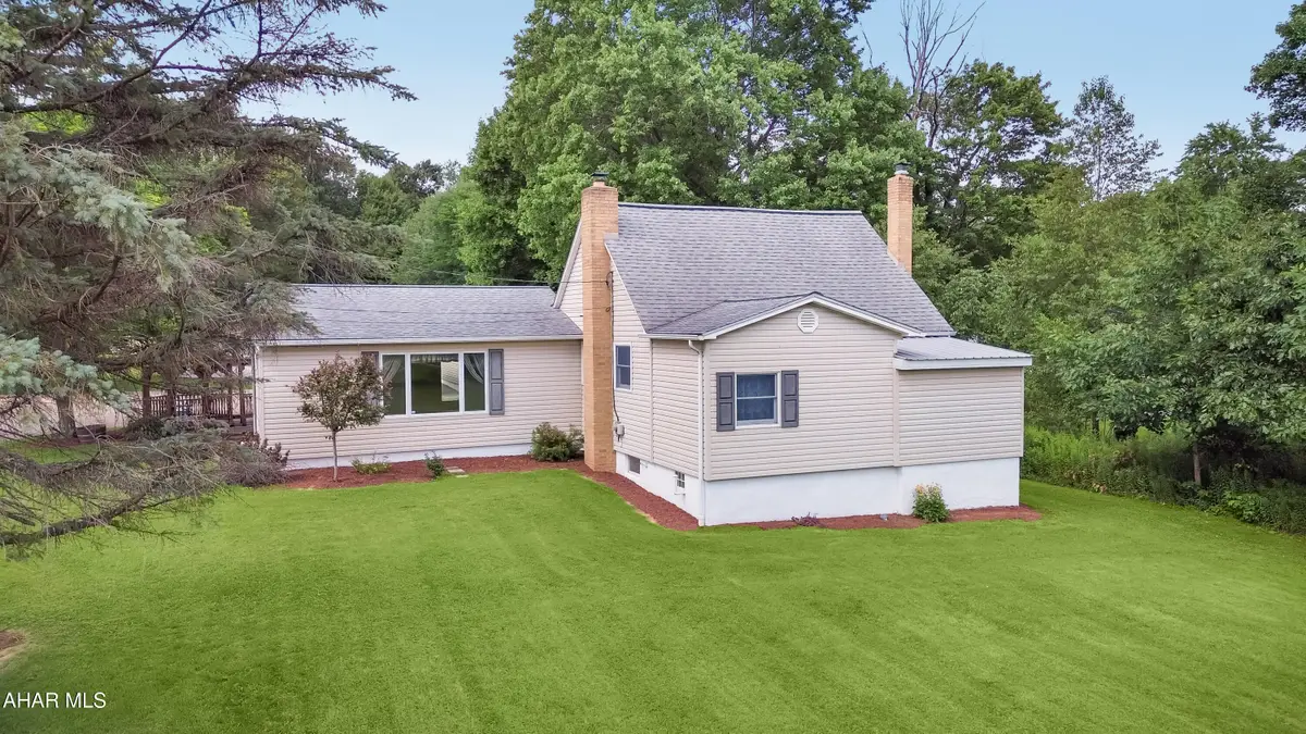 960 Pike Road, Mineral Point, PA 15942 - #1