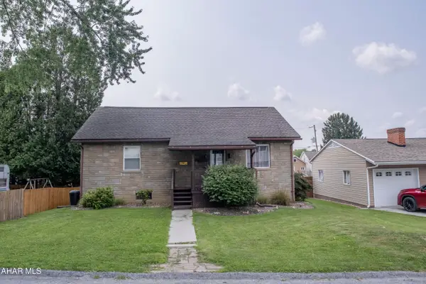 408 E Caroline Avenue, Altoona, PA 16602