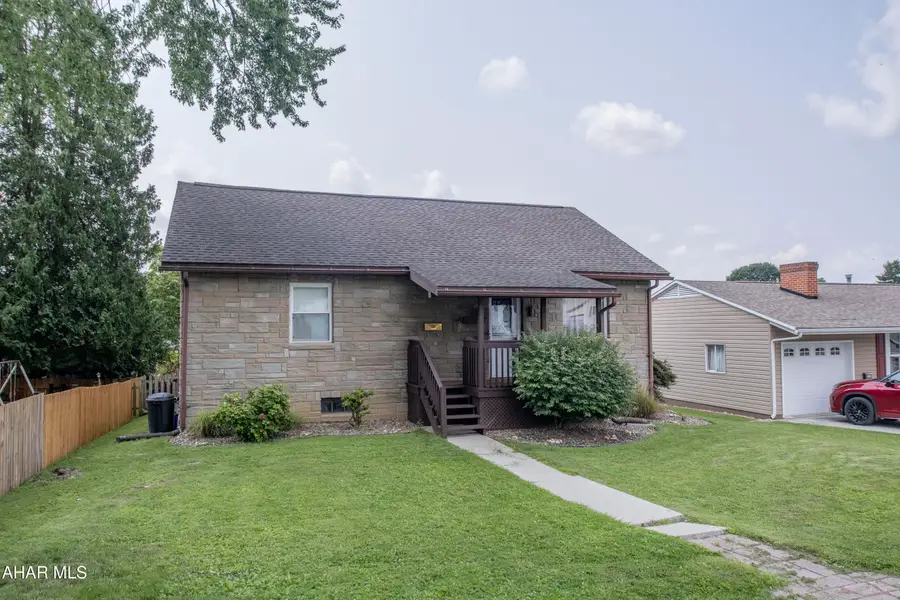 408 E Caroline Avenue, Altoona, PA 16602 - #2