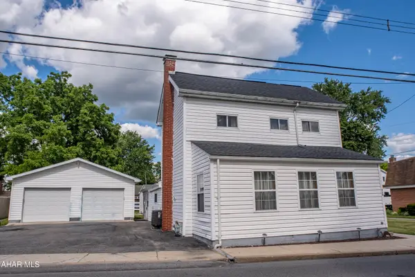 914 N Montgomery Street, Hollidaysburg, PA 16648