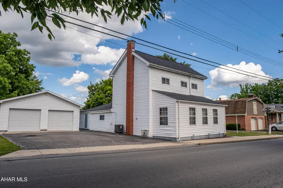 914 N Montgomery Street, Hollidaysburg, PA 16648 - #2